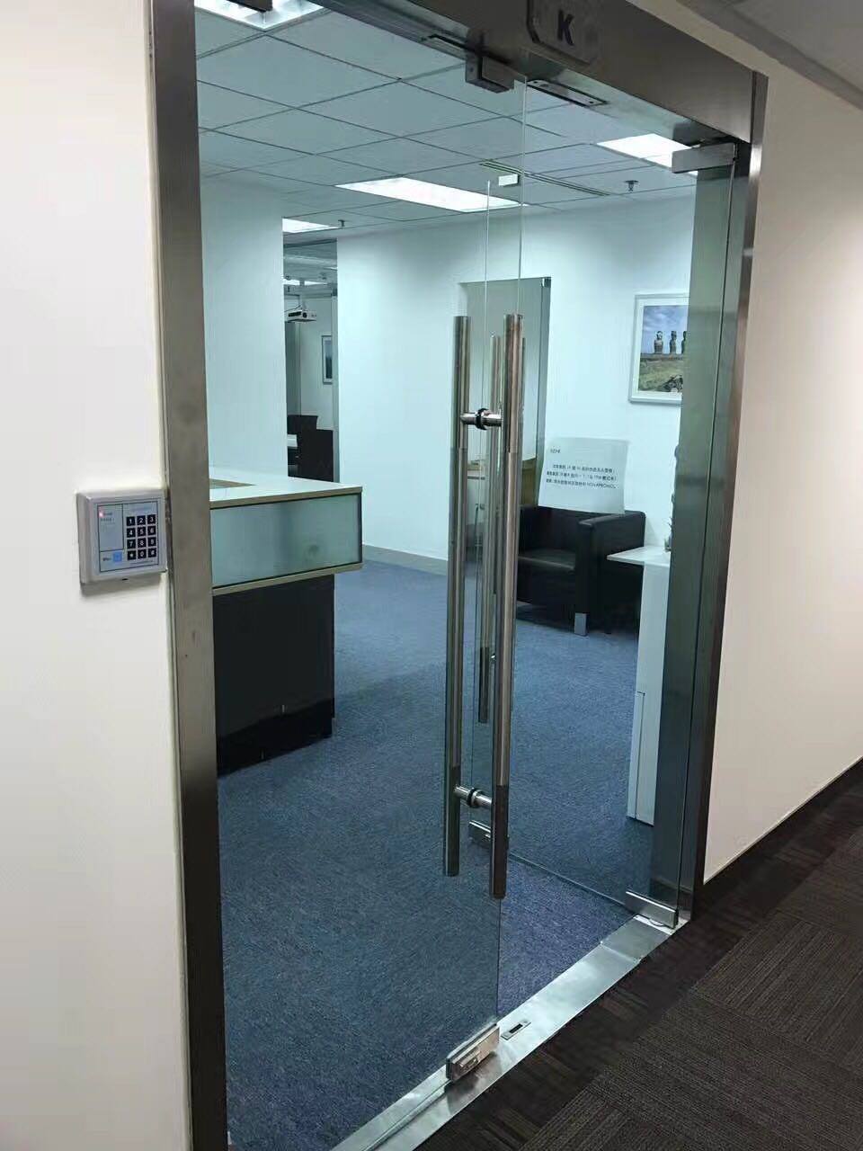 济南市中区专业钢化玻璃隔断,玻璃幕墙维修更换