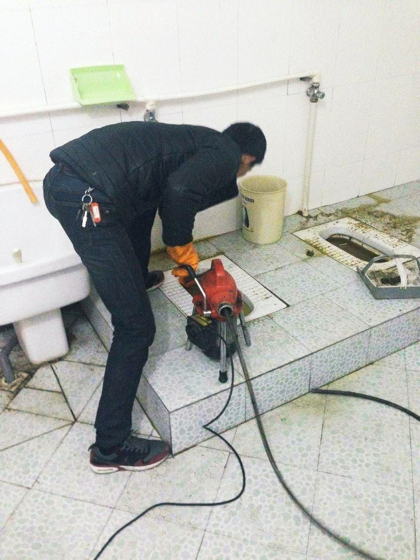 常青花园管道疏通，常青花园马桶疏通师傅电话
