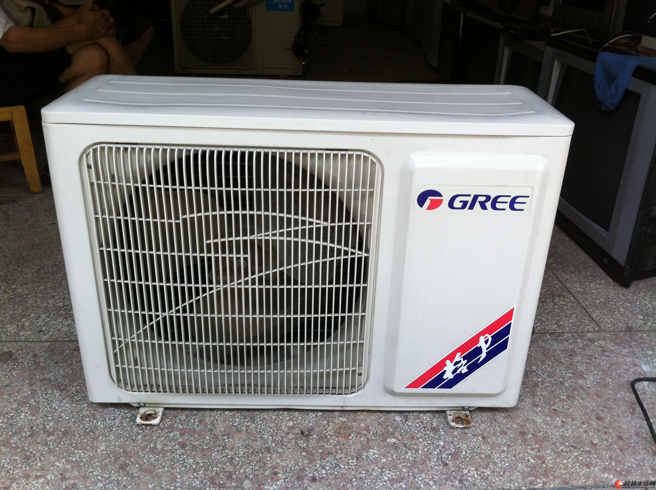 西安莲湖区专业维修燃气灶/热水器/油烟机/壁挂炉/空调/洗衣机能冰箱等