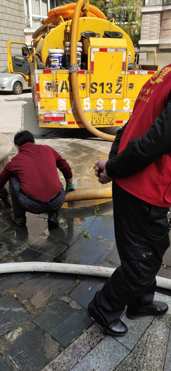 管道被水泥堵塞怎么办？杭州哪里有清掏管道里水泥块的