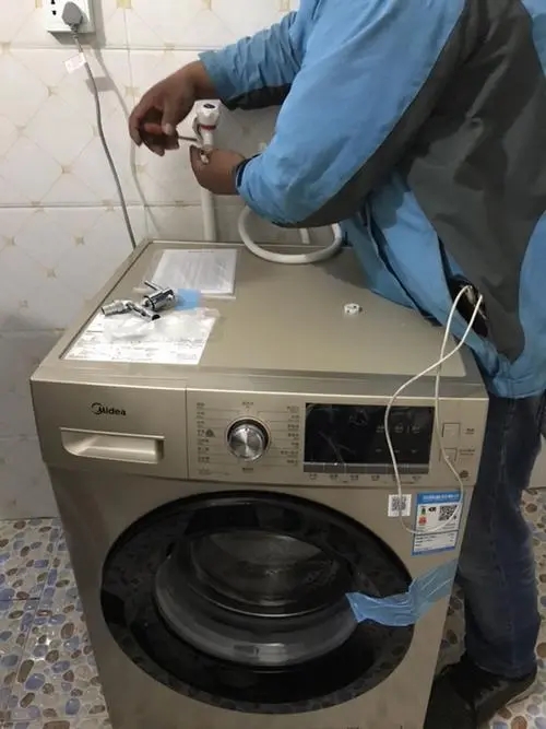 美的滚筒洗衣机脱水噪音很大，原因是什么？