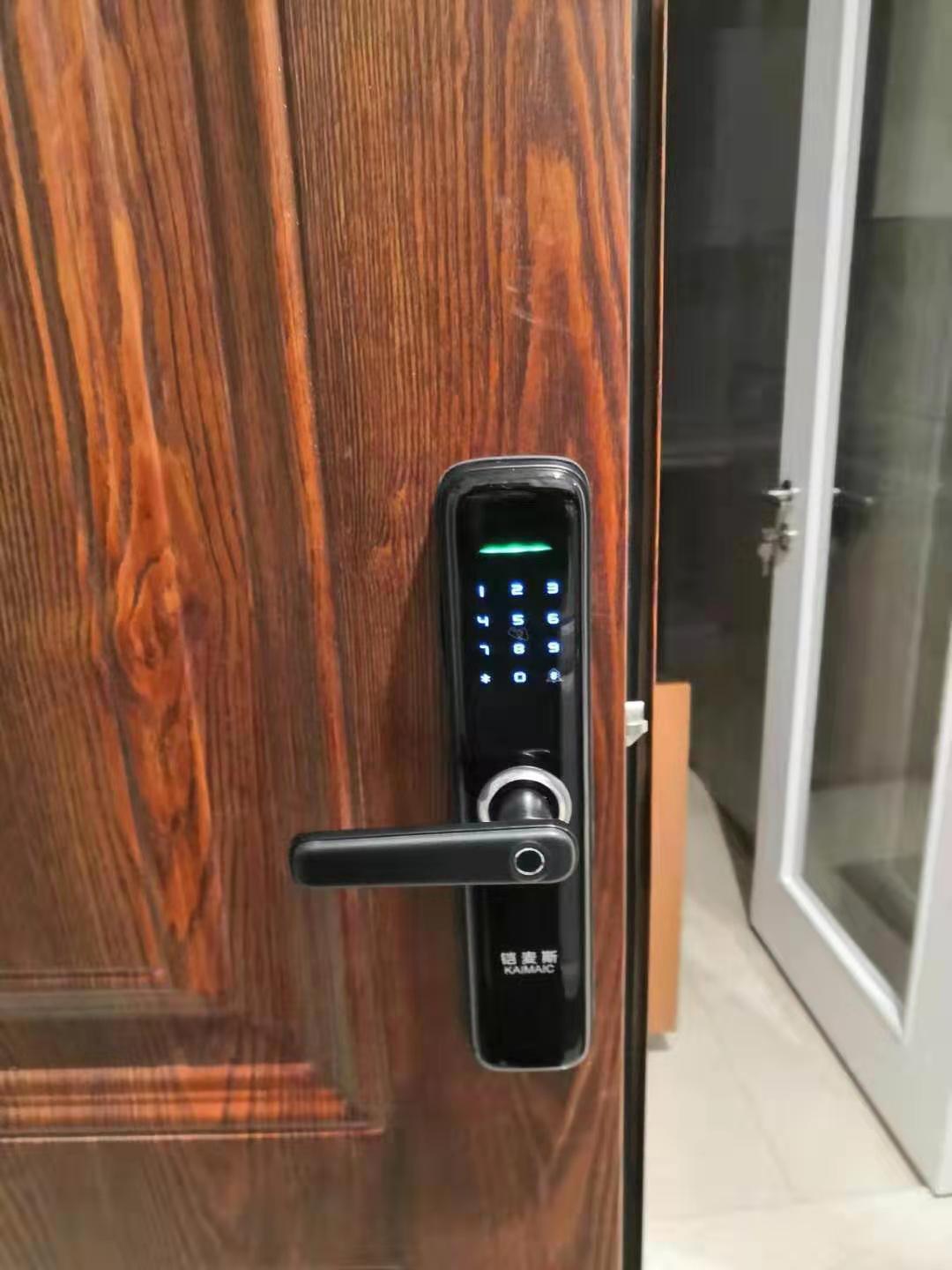 济南历下区开锁换锁-安装密码指纹锁-配各种遥控钥匙