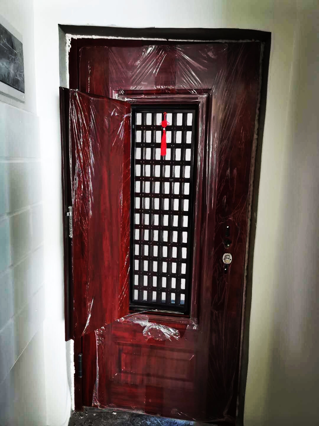 济南市中区开锁换锁中心-更换指纹锁，安装通风窗
