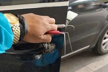 汽车钥匙丢了怎么开锁？配汽车钥匙多少钱？
