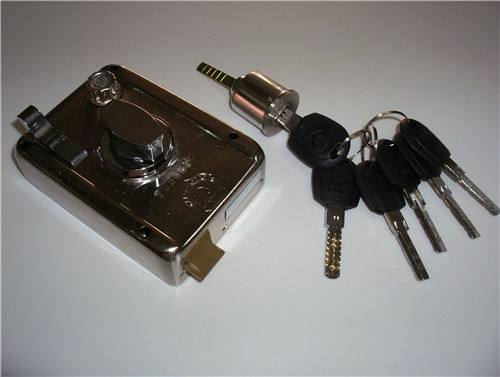 济南西客站附近开锁公司电话 修锁公司服务全城