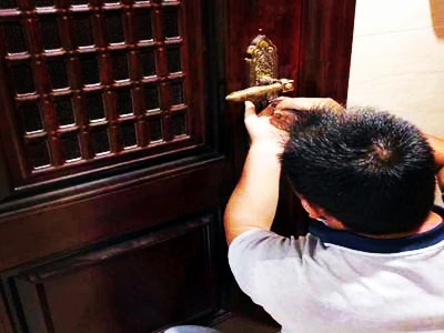 济南八里桥附近开锁公司 防盗门换锁芯 安装地锁