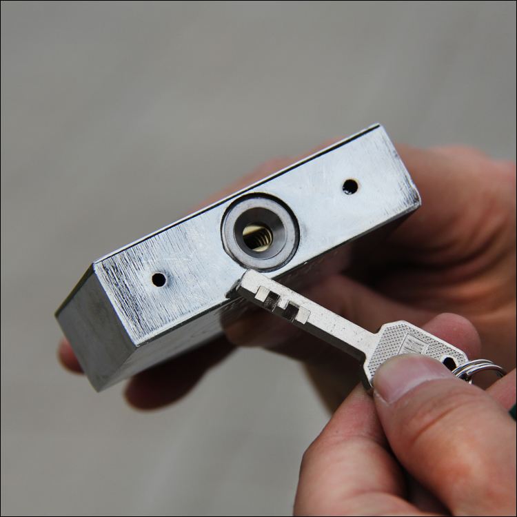 济南经八路附近开锁公司电话,换锁芯升级防盗锁芯