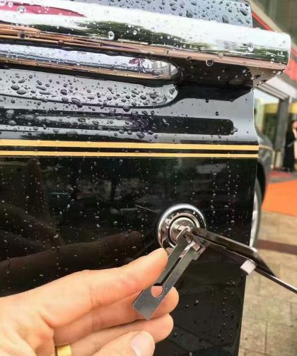 济南鲁商常春藤附近开锁电话,24小时无损技术开锁