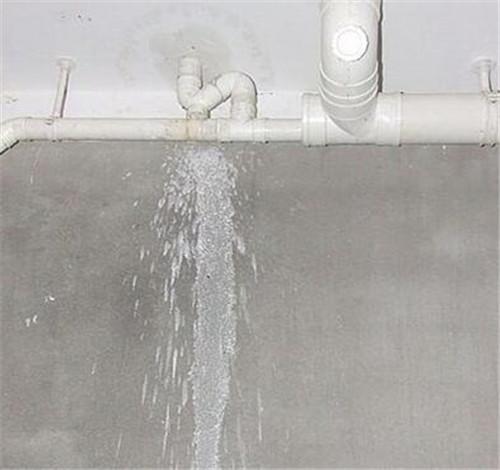 廚房管道漏水，該如何維修？