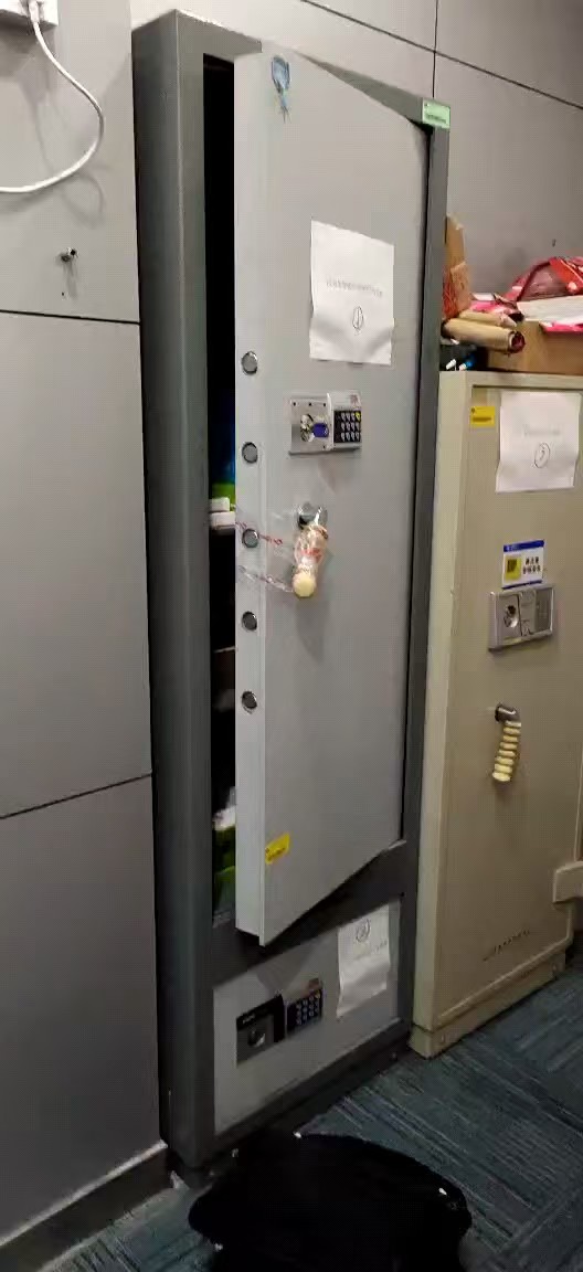 自贡市防盗门开锁 - 修锁电话 - 使用技巧耐心讲解