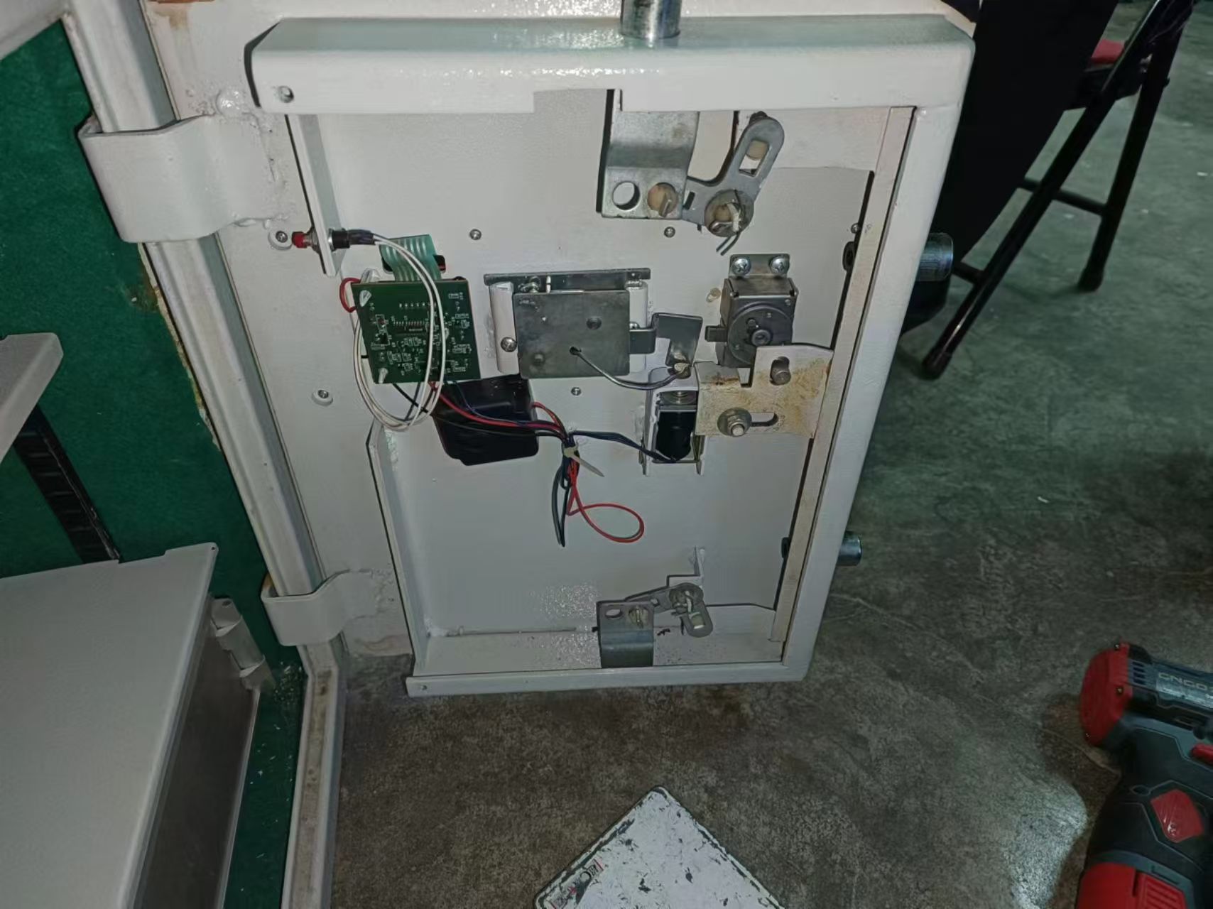 自贡市安能保险柜维修开锁-附近师傅上门