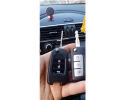 安东卫配汽车钥匙，无损开汽车锁，保险柜指纹锁专卖换各种锁具锁