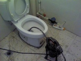 沿河路周边小区商铺酒店专业蹲坑疏通马桶疏通地漏疏通菜池疏通