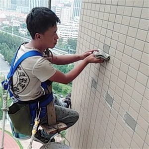 北京外墙维修师傅、外墙加固、高空拆除、外墙修复、裂缝修补