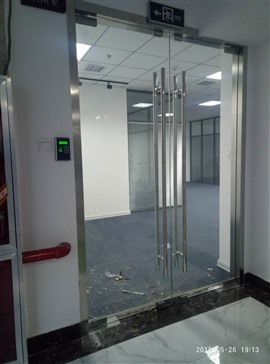 西安玻璃门定做 玻璃感应门维修 自动玻璃门定做安装玻璃更换