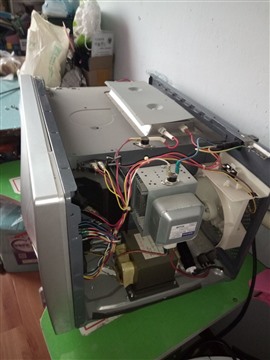 上门修理安装各种灯具，空开，漏保，插座开关，电线电路