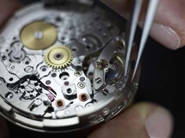 浪琴手表表带可以到普通手表店去拆掉吗