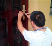 桂林七星区开锁有限公司七星区换锁七星安装指纹密码锁修门锁