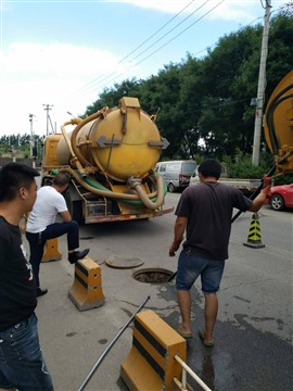 呈贡老县城抽粪水 抽粪便池多少钱一车 呈贡抽粪多少钱