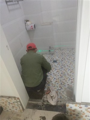 宁波厨房卫生间改造骆驼房屋装修敲打墙面地面水电改造墙面粉刷