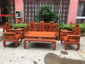 南昌新建家具维修：根雕，茶台油漆美容