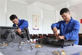 方太燃气灶服务电话|全国24小时报修客服维修中心