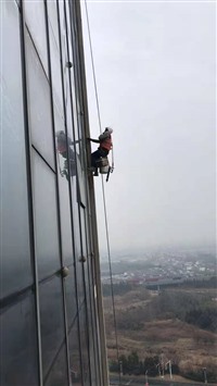上海高空吊绳外墙修补、漏水维修、高空拆除师傅