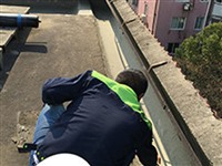 西宁屋顶漏水维修｛上千个成功案例｝专业屋面防水补漏