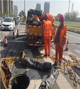 昆明晋宁区大型吸污车清洗一体车提供抽粪抽污泥市政管道清淤公司