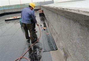 郑州屋面防水维修报价多少？屋面漏水怎么维修？