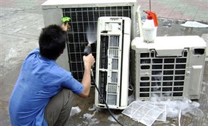 宜昌美的空调维修移机清洗加氟电话（美的全国热线）报修中心