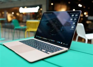 西安macbook air苹果电脑进水了？直接开不了机了！