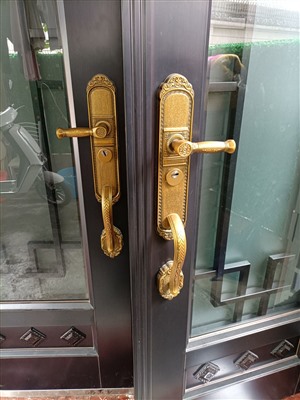 南宁宾阳开锁换锁修锁汽车锁配汽车钥匙