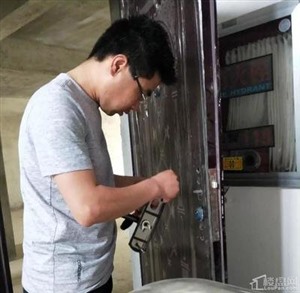 葫芦岛市南票维修防盗门修锁