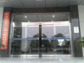 海珠感应电动门维修，广州自动感应门维修，专业师傅