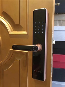 配汽车钥匙电话，上门配汽车钥匙多少钱