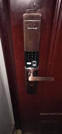 郑州指纹锁安装服务电话,安装指纹锁，密码锁