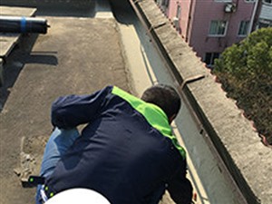 荆州屋顶漏水维修-修不好不收费-线下防水实体店有保障
