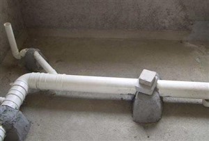 天津西青区卫生间排水管周边漏水，怎样维修才能阻止排水管漏水？