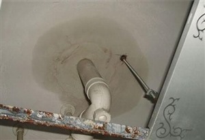天津静海区卫生间管道渗水到墙面，重新做防水需要注意哪些事项？