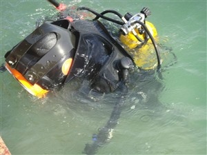 永州潜水打捞潜水员蛙人水下作业