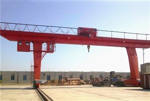 天津龙门吊维护保养 轨道门式起重机 提梁机架桥机