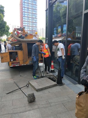 扬州仪征市真州镇污水管道疏通电话，高压清洗油污管道