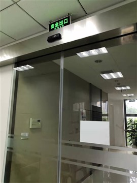 金山工业园自动门维修 朱行玻璃门维修安装
