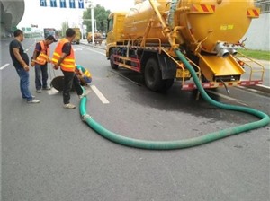 天津城市管理局市政管理处开展城区内雨污管网清淤工作
