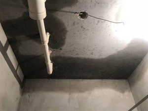 天津南开区卫生间地面出现漏水跟哪些原因有关系？