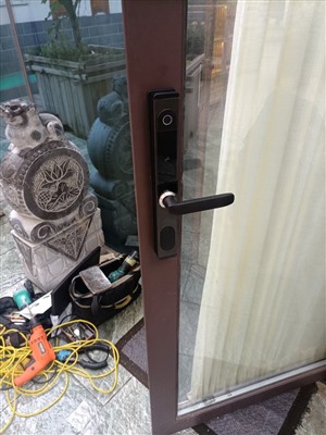 星月神防盗门维修 安装电话 安装指纹锁 玻璃门锁维修服务电话