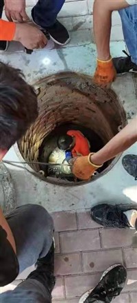 北京市昌平区北七家市政管道清淤污水池清运