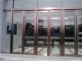 莞城修门师傅电话 修铁门 木门 玻璃门 推拉门