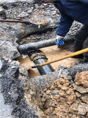 苏州园区跨塘修理阀门漏水、断裂、维修更换水管爆裂